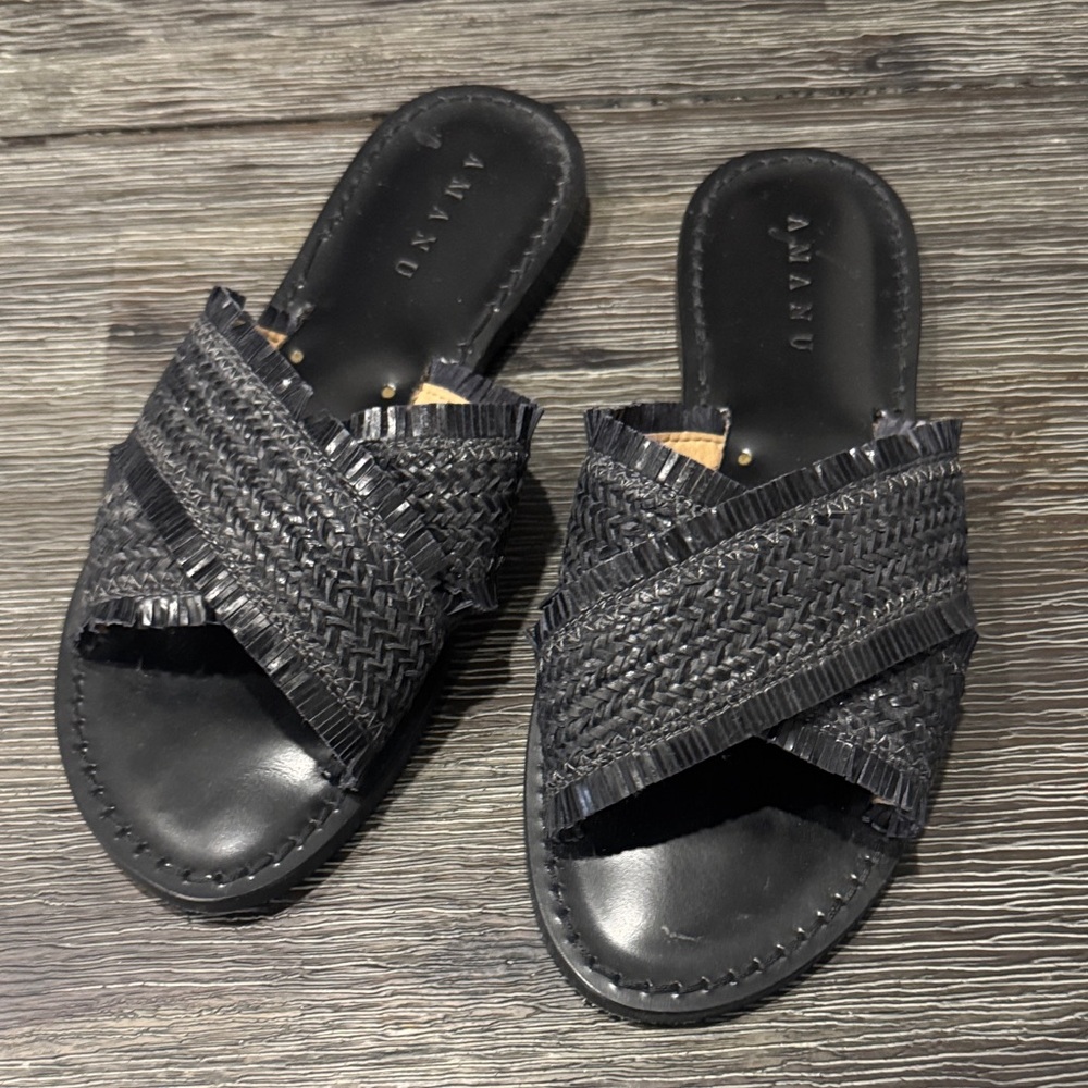 Amanu Black Woven Women's Slide Sandals